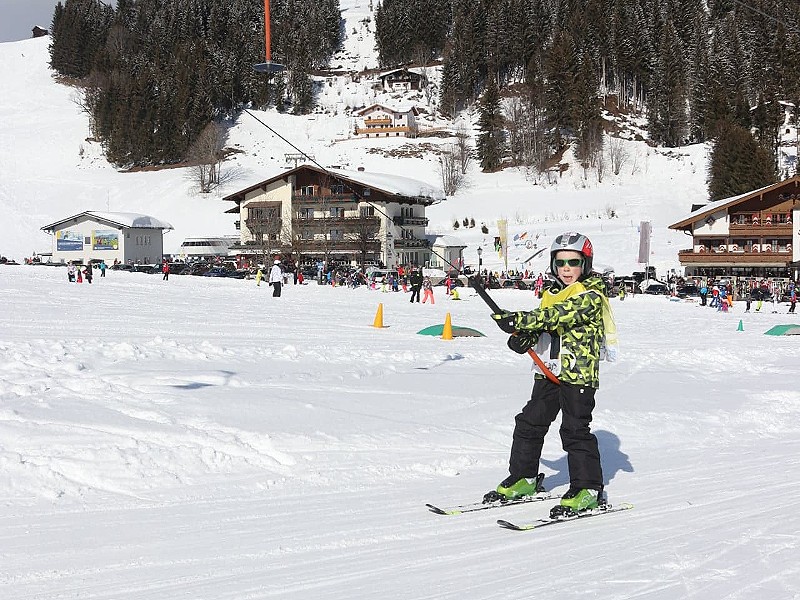 Het grootste kinderland van de Ski Amadé recht tegenover Familiehotel Filzmooserhof
