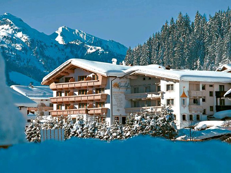 Hotel Alpenhof in de sneeuw