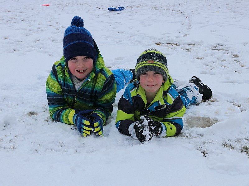 Sneeuw in Nederland of ergens anders....voor de kids maakt dat niets uit!