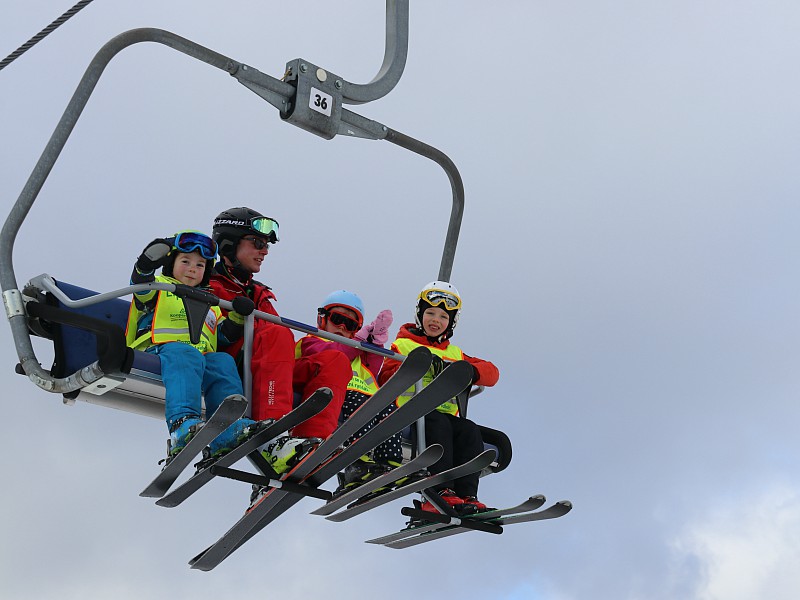 Kinderen leren snel....op dag twee al in de stoeltjeslift!