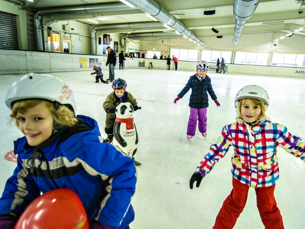 Bij Landal Salztal Paradies ligt onder andere een indoor schaatsbaan!