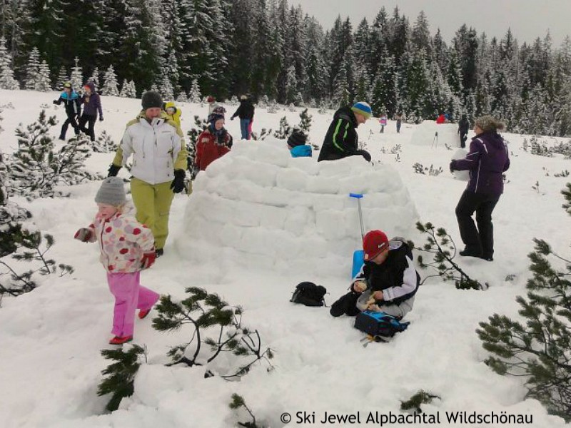 Sneeuwpret voor de hele familie: samen jullie eigen iglo bouwen!