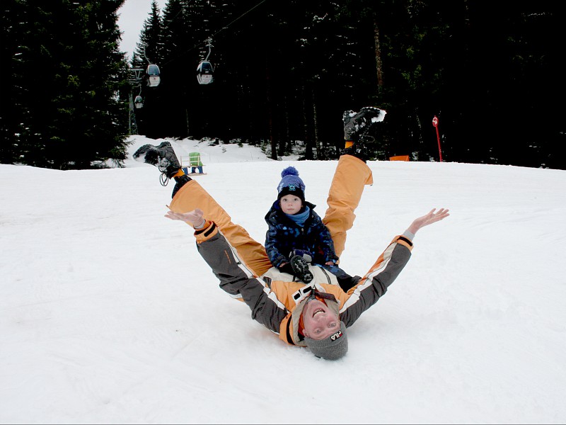 Sneeuwpret in het kinderland van Niederau, óók voor papa's!