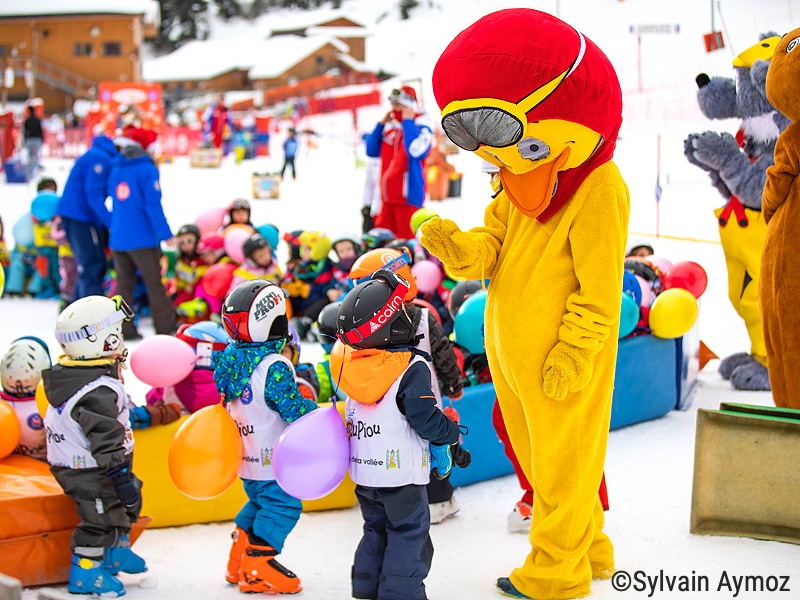 Kinderen bij de Mascotte in Brides-les-Bains. Foto door: Sylvain Aymoz